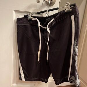 Billabong knee length board short, size 9